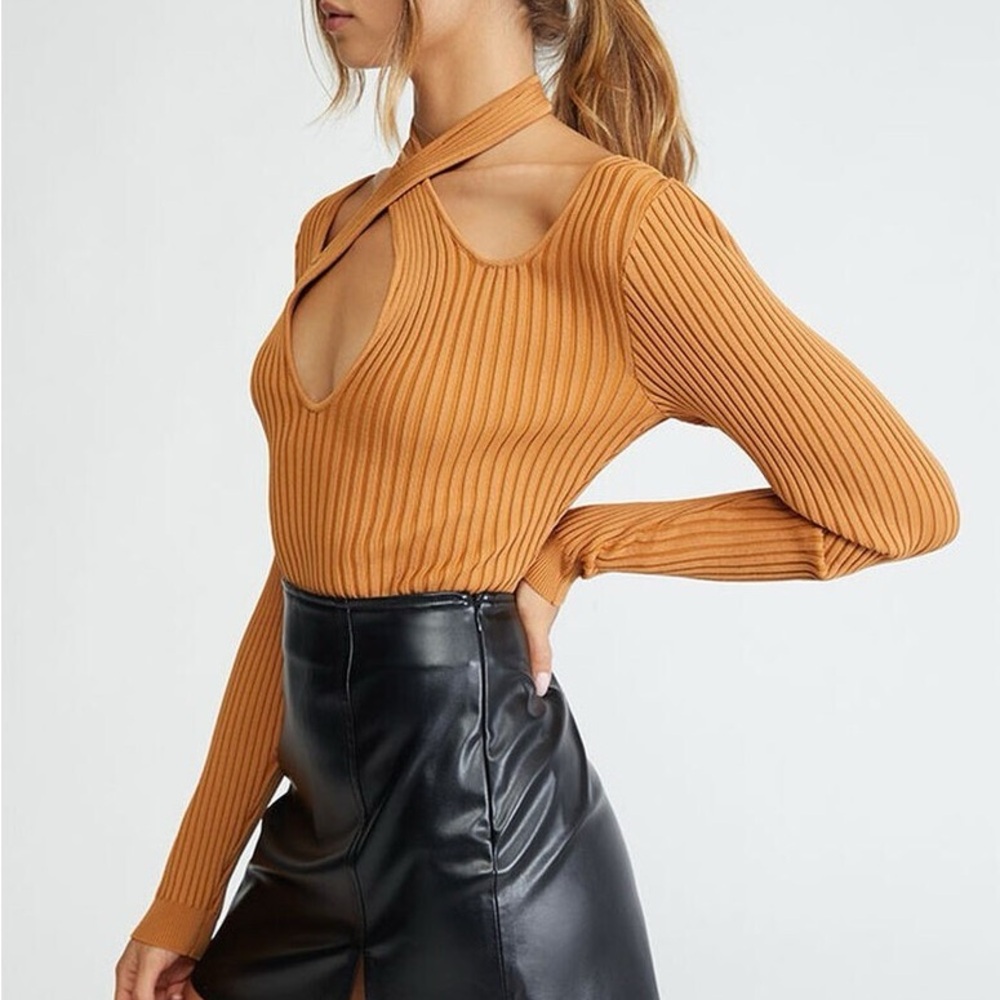 MINKPINK Gianna Crisscross Ribbed Knit Top Pecan NWT Size Medium